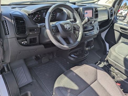 Used 2025 RAM ProMaster 2500 w/ Convenience Group image 17