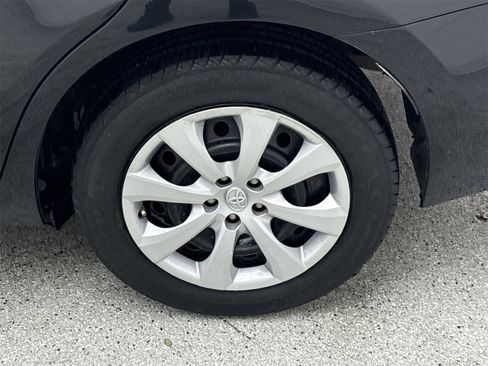 Used 2017 Toyota Corolla LE image 45