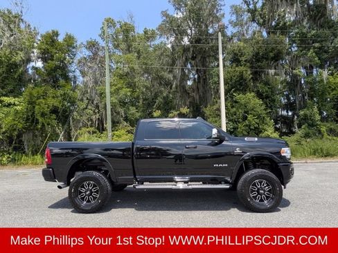 Used 2022 RAM 2500 Laramie AWD/4WD image 2