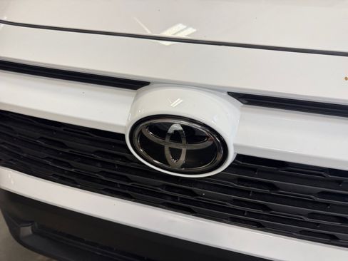 Certified 2025 Toyota RAV4 LE AWD/4WD image 22