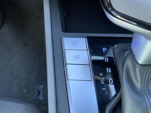 Used 2024 Hyundai Elantra SEL image 42