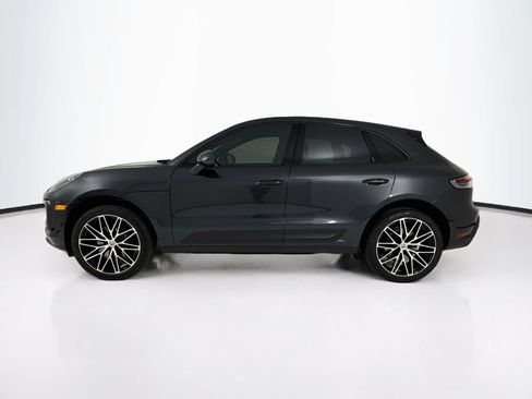 Certified 2025 Porsche Macan AWD/4WD image 2