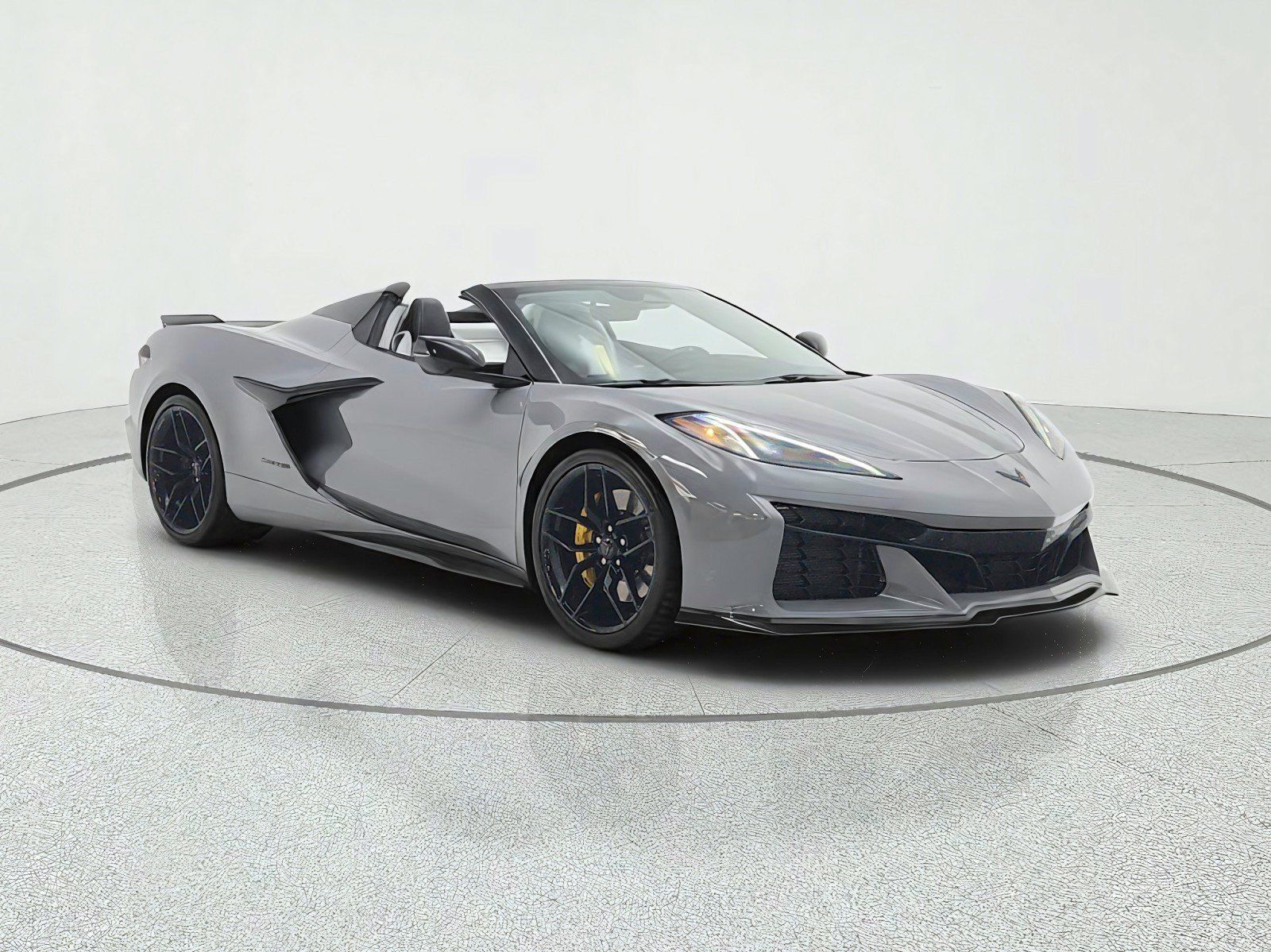 Used 2025 Chevrolet Corvette Z06 RWD image 3