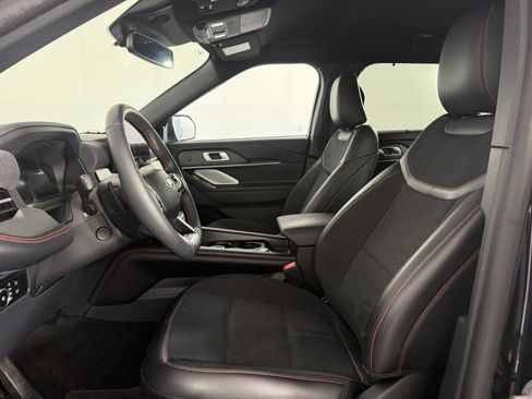 Certified 2025 Ford Explorer ST RWD image 17