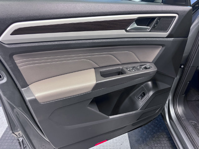 Certified 2023 Volkswagen Atlas SE w/ Panoramic Sunroof Package FWD image 8