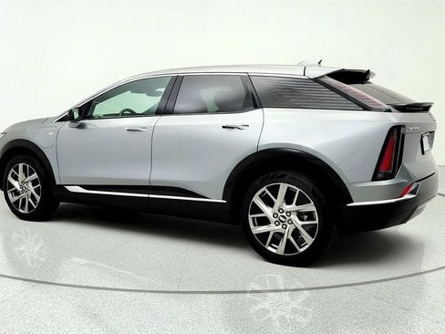 Used 2026 Cadillac Optiq Luxury 1 RWD image 7