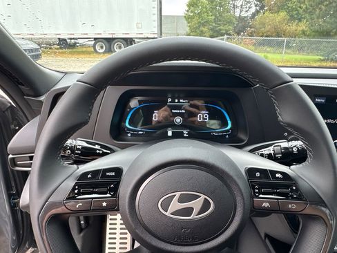 New 2025 Hyundai Elantra Sport image 16