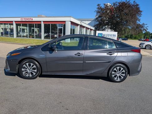 Used 2020 Toyota Prius Prime LE w/ Protection Package FWD image 2