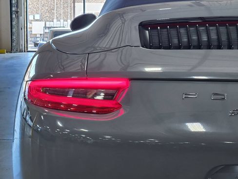 Used 2018 Porsche 911 Carrera RWD image 20