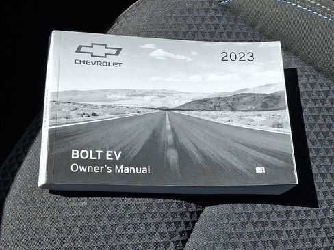 Used 2023 Chevrolet Bolt LT FWD image 26