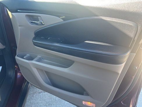 Used 2021 Honda Pilot Touring image 17