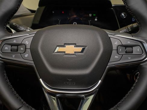 Used 2025 Chevrolet Trax LT w/ Driver Confidence Package image 18