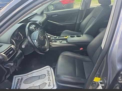 Used 2016 Lexus IS 300 AWD w/ Premium Package image 7