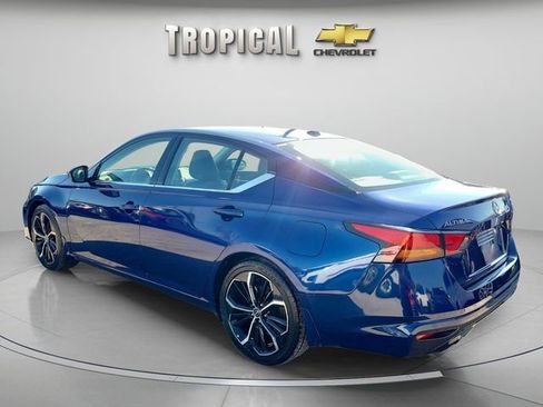 Used 2024 Nissan Altima 2.5 SR FWD image 3