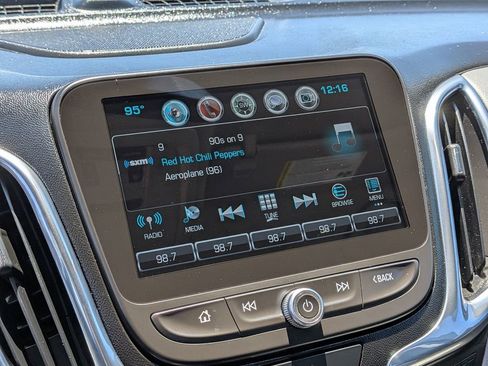 Used 2018 Chevrolet Equinox Premier FWD image 20