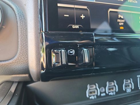 New 2026 RAM 1500 Laramie AWD/4WD image 41