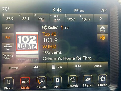 Used 2022 Jeep Wrangler Unlimited Sahara w/ Cold Weather Group AWD/4WD image 11