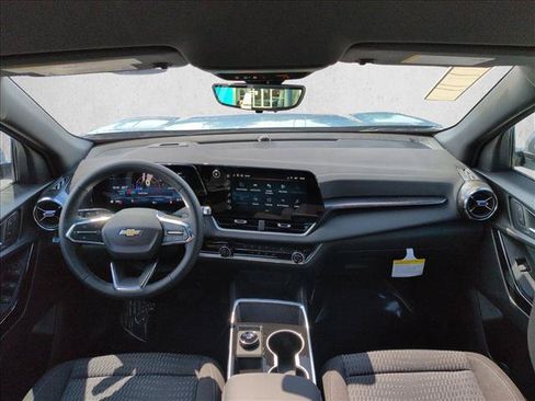 New 2026 Chevrolet Equinox LT w/ Safety and Technology Package FWD image 15