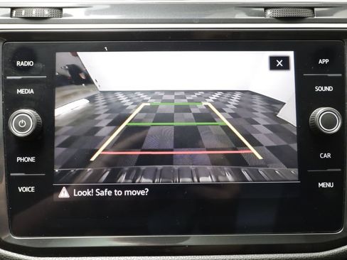 Certified 2024 Volkswagen Tiguan SE R-Line AWD/4WD image 10