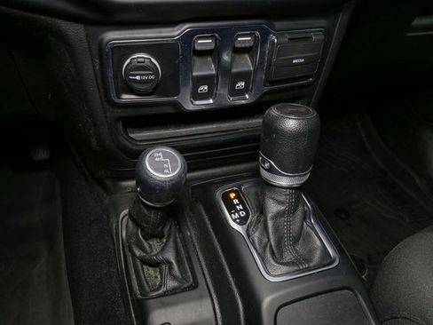 Used 2023 Jeep Wrangler Sport S image 27