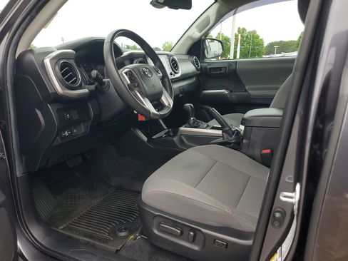 Used 2022 Toyota Tacoma SR5 w/ Technology Package RWD image 18