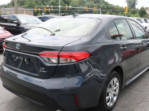 Used 2025 Toyota Corolla LE FWD image 7