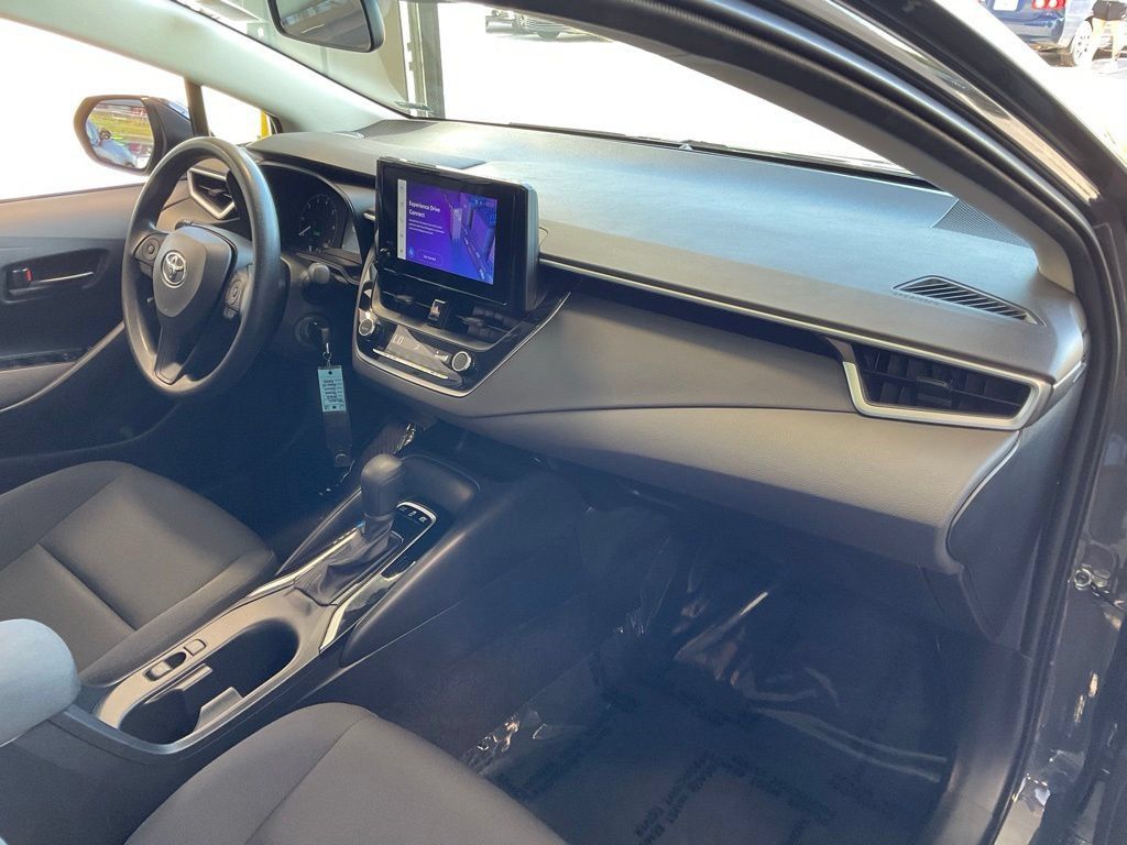 Certified 2025 Toyota Corolla LE FWD image 18