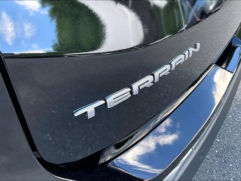 Used 2023 GMC Terrain SLT w/ LPO, Floor Liner Package FWD image 22
