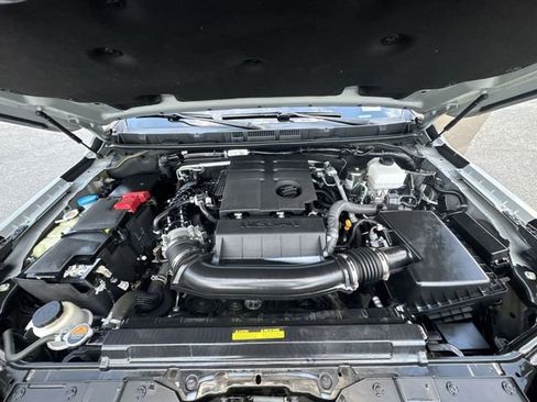Used 2024 Nissan Frontier Pro-X image 29