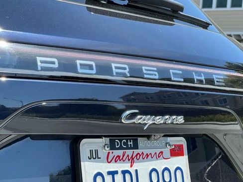 Used 2021 Porsche Cayenne AWD/4WD image 34