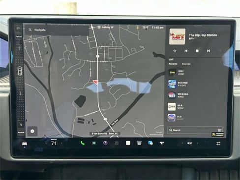 Used 2021 Tesla Model S Plaid image 13