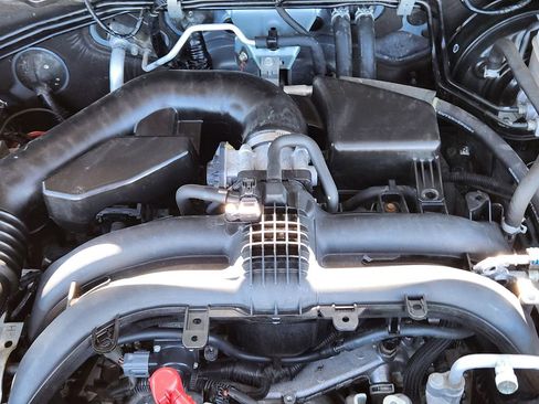 Used 2017 Subaru Forester 2.5i Limited image 16