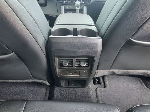 Used 2024 Chevrolet Colorado LT w/ LT Convenience Package III image 8