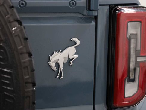 Used 2021 Ford Bronco Outer Banks image 8