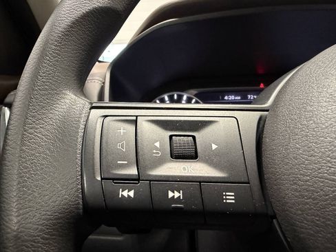 Used 2022 Nissan Rogue S AWD/4WD image 21
