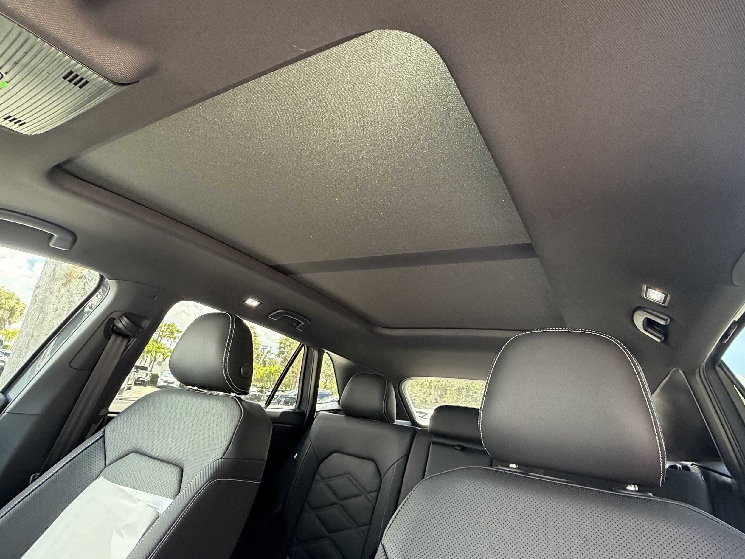 New 2026 Volkswagen Atlas Cross Sport SE FWD image 21