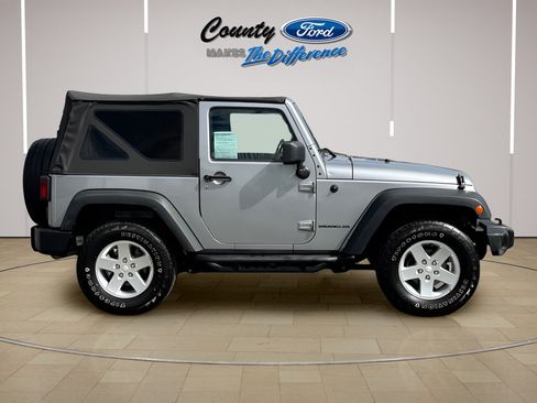 Used 2013 Jeep Wrangler Sport AWD/4WD image 5