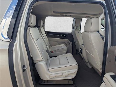 Used 2023 GMC Yukon XL Denali RWD image 18