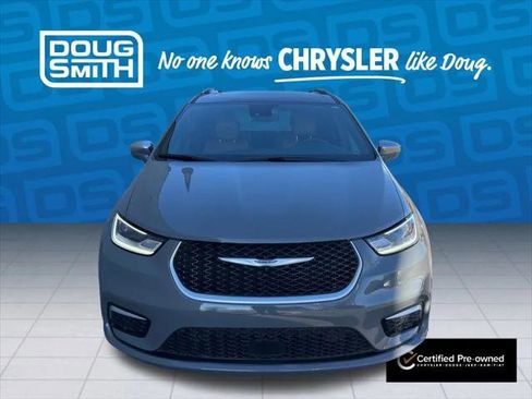 Certified 2022 Chrysler Pacifica Pinnacle image 9