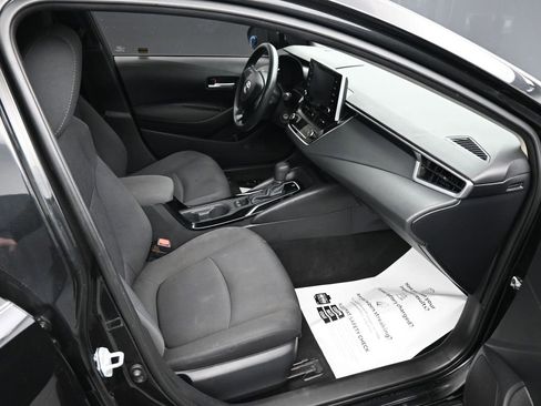 Used 2021 Toyota Corolla LE image 12