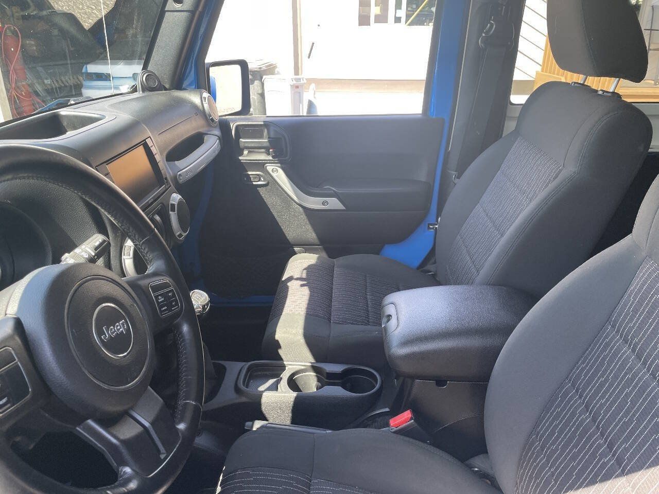 Used 2011 Jeep Wrangler Sahara AWD/4WD image 5