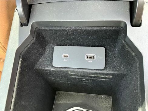 Used 2022 Jaguar E-PACE SE image 31