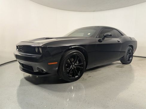 Used 2018 Dodge Challenger SXT Plus image 3