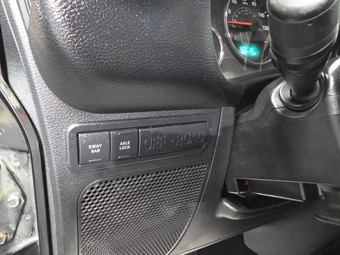 Used 2012 Jeep Wrangler Unlimited Rubicon w/ Dual Top Group image 19