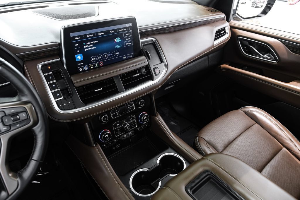 Used 2021 Chevrolet Suburban High Country RWD image 25