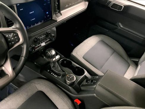 Used 2025 Ford Bronco Big Bend image 14