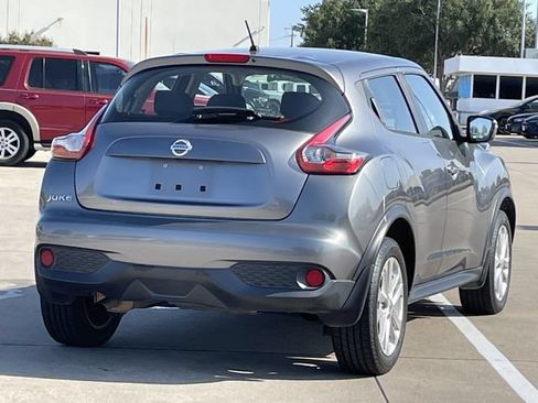 Used 2017 Nissan Juke S FWD image 4