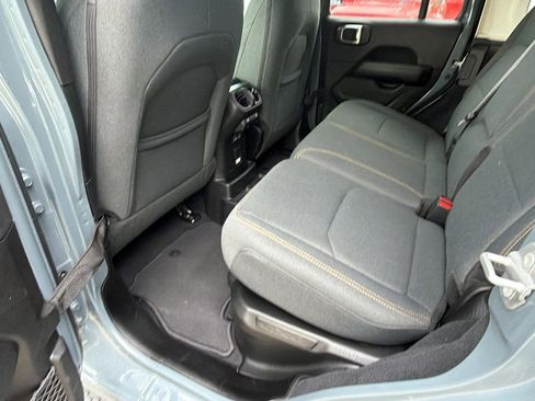 Used 2025 Jeep Wrangler Unlimited Sahara AWD/4WD image 23