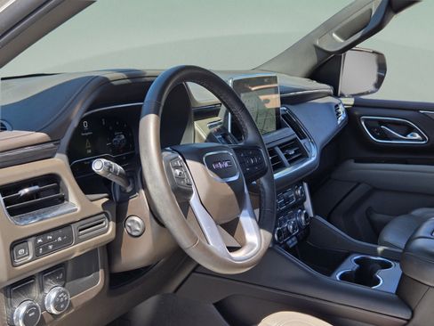 Used 2023 GMC Yukon XL SLT w/ SLT Luxury Package RWD image 10