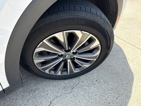 Used 2024 Buick Envision Preferred AWD/4WD image 16